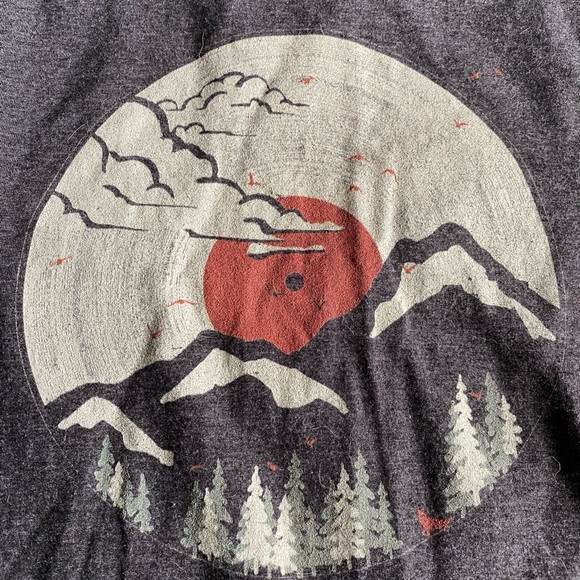 Mountain record t-shirt - Picture 2 of 2